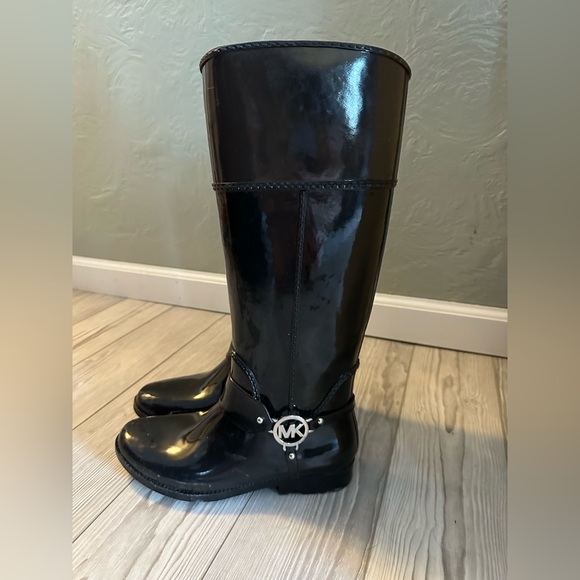 Michael Kors brown and black rain boots. Size 8 - Picture 1 of 7